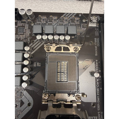 Материнська плата Gigabyte B760M E Socket 1700 Материнська плата Gigabyte B760M E Socket 1700