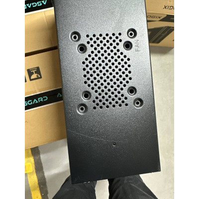 Корпус Prologix E106b Slim Black Door 400W