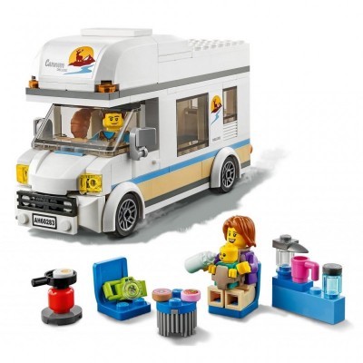 Конструктор LEGO City Great Vehicles Каникулы в доме на колесах 190 деталей (60283)