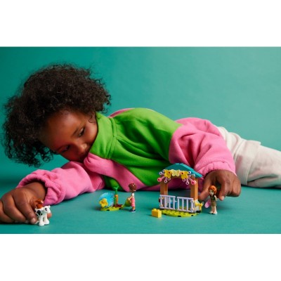 Конструктор LEGO Friends Телячий хлів Отом