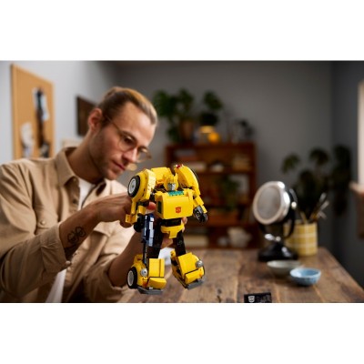 Конструктор LEGO Icons Трансформери. Бамблбі