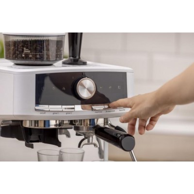 Кавоварка Gorenje ріжкова 2.5л, кавомолка 0,25л, капучинатор, кнопочне керування, білий