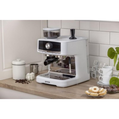 Кавоварка Gorenje ріжкова 2.5л, кавомолка 0,25л, капучинатор, кнопочне керування, білий