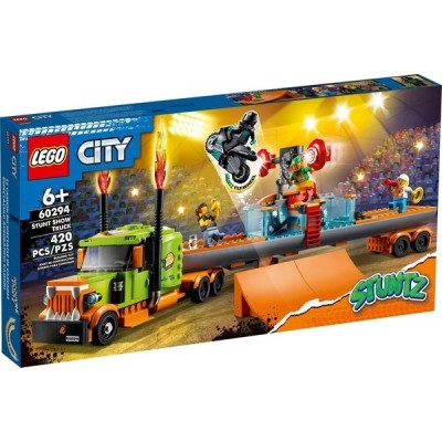 Конструктор LEGO City Вантажівка для шоу каскадерів 60294