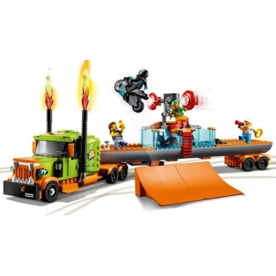 Конструктор LEGO City Вантажівка для шоу каскадерів 60294
