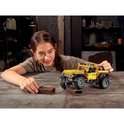 Конструктор LEGO Technic Jeep Wrangler