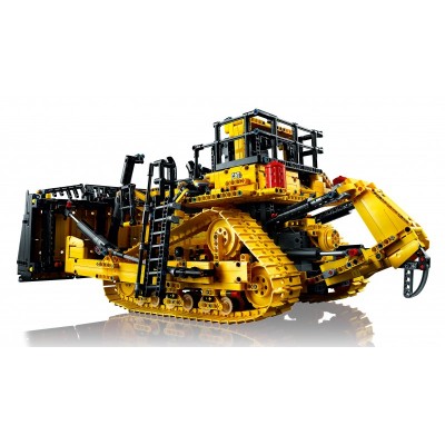 Конструктор LEGO Technic Бульдозер Cat D11 на пульті управління 42131