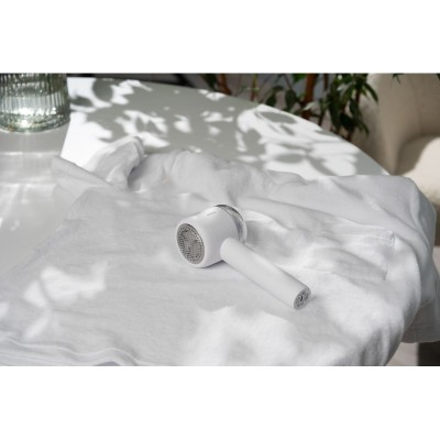 Машинка для видалення катишків Ardesto, 8500 обертів на хв, велика площа лез, 90 хв. роботи на одному заряді, USB-C > USB-A, білий Машинка для видалення катишків Ardesto, 8500 обертів на хв, велика площа лез, 90 хв. роботи на одному заряді, USB-C > USB-A, білий