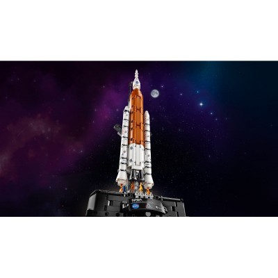 Конструктор LEGO Technic Ракета із системою космічного запуску NASA Artemis
