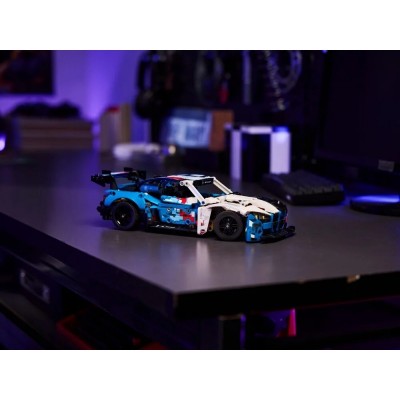 Конструктор LEGO Technic Автомобіль для перегонів BMW M4 GT3 EVO