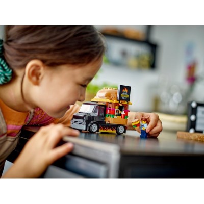 Конструктор LEGO City Вантажівка з гамбургерами