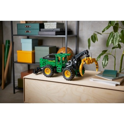 Конструктор LEGO Technic Трелювальний трактор «John Deere» 948L-II