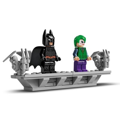 Конструктор LEGO DC Batman Бетмобіль Тумблер