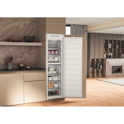 Морозильна камера Whirlpool вбудована, 177x54х54.5, 209л, А++, NF, інв., білий
