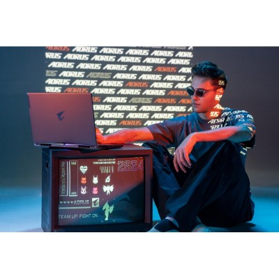 Ноутбук AORUS 16X 16.0 QHD 165Hz, Intel i7-13650HX, 16GB, F1TB, NVD4070-8, W11, чорний