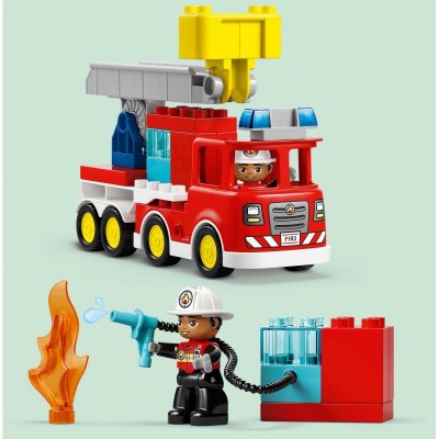 Конструктор LEGO DUPLO Town Пожежна машина зі шлангом і пожежником