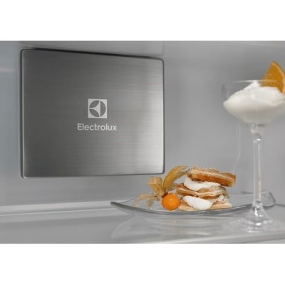 Холодильник Electrolux вбудований з нижн. мороз., 188x70х55, холод.відд.-286л, мороз.відд.-65л, 2дв., А++, Combi, інв., диспл внутр., зона св-ті, білий