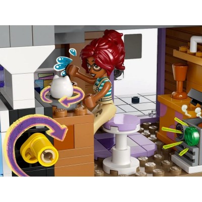 Конструктор LEGO Friends Хартлейк-Сіті. Квартири і крамниці
