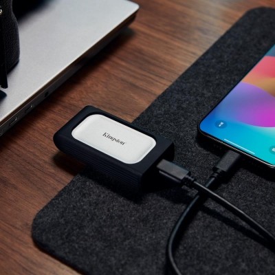 Портативний SSD Kingston 4TB USB 3.2 Gen 2x2 Type-C XS2000