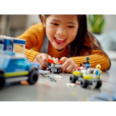 Конструктор LEGO City Поліцейська вантажівка з мобільним центром керування