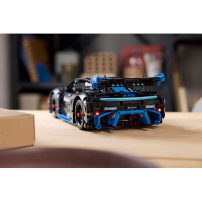 Конструктор LEGO Technic Автомобіль для перегонів Porsche GT4 e-Performance