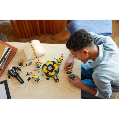 Конструктор LEGO Despicable Me 4 Ґру й посіпаки з кубиків