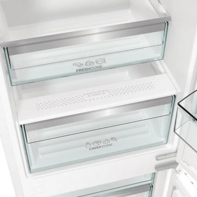 Холодильник Gorenje вбудований з нижн. мороз., 193,7x69x55см, 2 двері,284(76)л, А+, NF+, Зона св-ті, Диспл, Wi-Fi, Біли