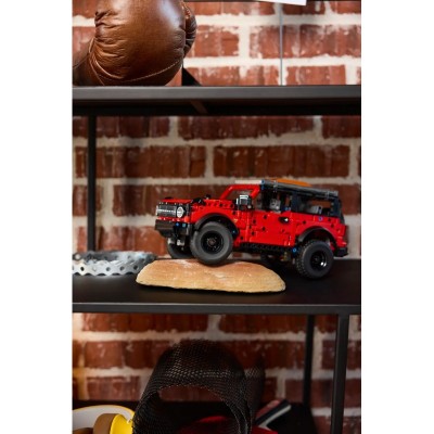 Конструктор LEGO Technic Позашляховик Ford Bronco
