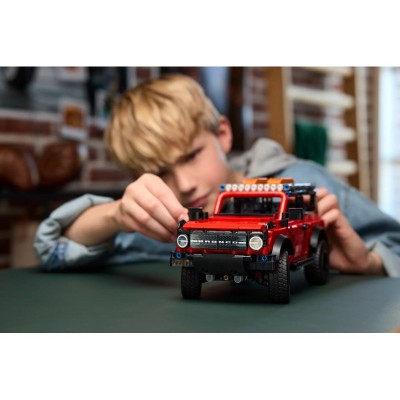Конструктор LEGO Technic Позашляховик Ford Bronco