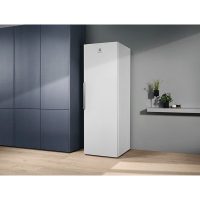 Холодильна камера Electrolux, 186x60х65, 358л, А++, ST, диспл внутр., зона св-ті, білий