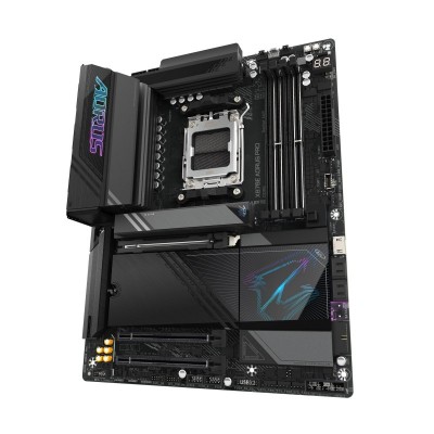 Материнська плата GIGABYTE X870E AORUS PRO sAM5 X870 4xDDR5 M.2 HDMI DP Wi-Fi BT ATX