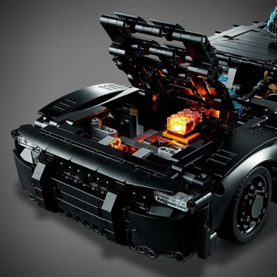 Конструктор LEGO Technic Бетмен: Бетмобіль