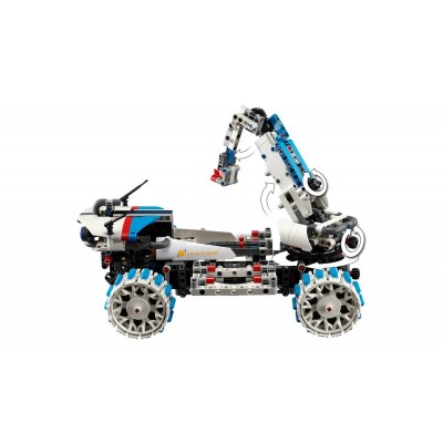 Конструктор LEGO Technic Місяцехід Lunar Outpost. Космічний корабель