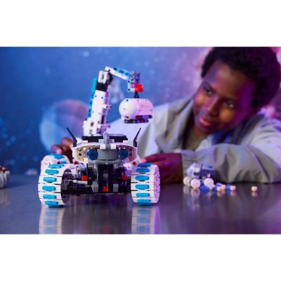 Конструктор LEGO Technic Місяцехід Lunar Outpost. Космічний корабель