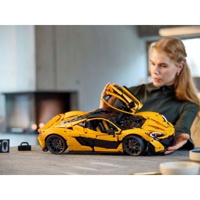 Конструктор LEGO Technic McLaren P1