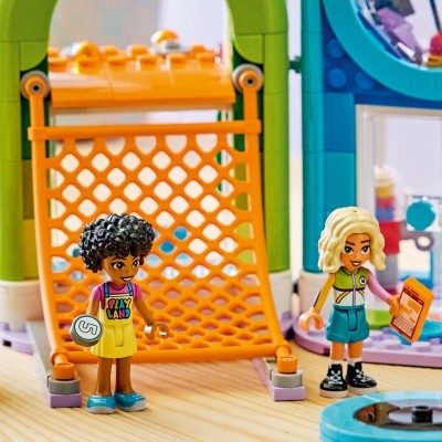 Конструктор LEGO Friends Веселий критий ігровий майданчик