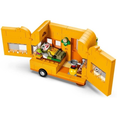 Конструктор LEGO Animal Crossing Садова крамниця і караван, що належать Leif