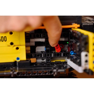 Конструктор LEGO Technic Екскаватор Volvo EC500 Hybrid
