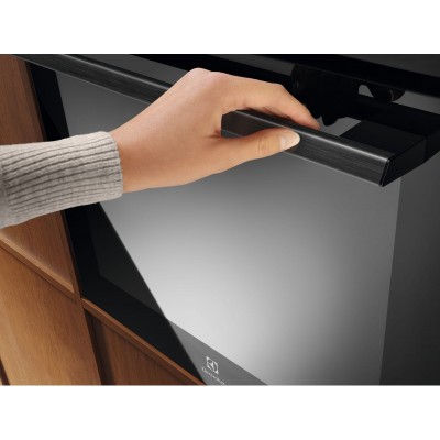 Духова шафа Electrolux електрична, 72л, A+, дисплей, конвекція, піроліз, телескопічні напрямні, чорний Духова шафа Electrolux електрична, 72л, A+, дисплей, конвекція, піроліз, телескопічні напрямні, чорний