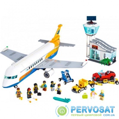 Конструктор LEGO City Пассажирский самолёт 669 деталей (60262)