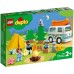 Конструктор LEGO DUPLO Сімейний кемпінг 10946