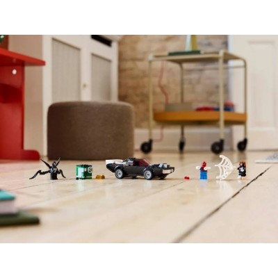 Конструктор LEGO Super Heroes Людина-павук проти маслкара Венома