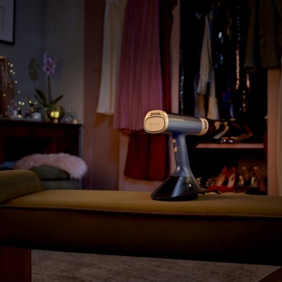 Відпарювач Russell Hobbs Genie VacuSteam, 1800Вт, 200мл, паровий удар -20гр, верт. відпарювання, керам. підошва, синій