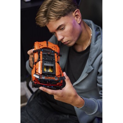 Конструктор LEGO Technic Гіперкар Bugatti Chiron Pur Sport Конструктор LEGO Technic Гіперкар Bugatti Chiron Pur Sport