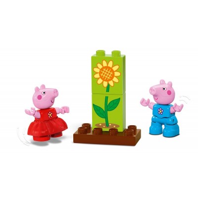 Конструктор LEGO DUPLO Peppa Pig Сад і будиночок на дереві Пеппи