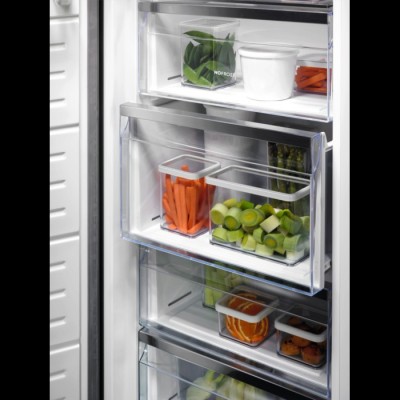 Морозильна камера Electrolux, 186x60х65, 278л, E, NF, інв., нерж