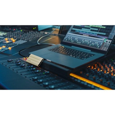 Портативний SSD Samsung 4TB USB 3.2 Gen 2 Type-C T7 Shield
