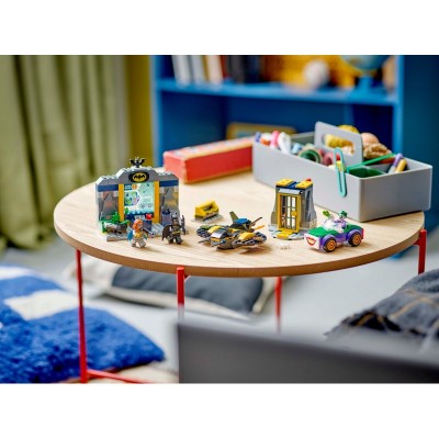 Конструктор LEGO Super Heroes Печера Бетмена з Бетменом, Бетґьорл і Джокером