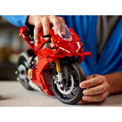 Конструктор LEGO Technic Мотоцикл Ducati Panigale V4 S