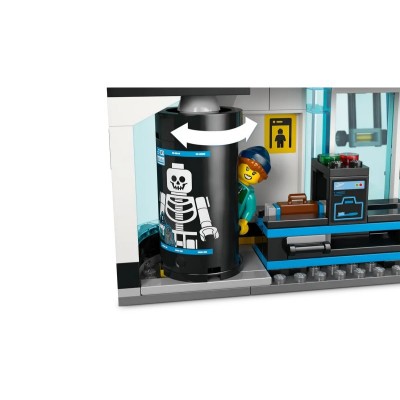 Конструктор LEGO City Аеропорт із літаком